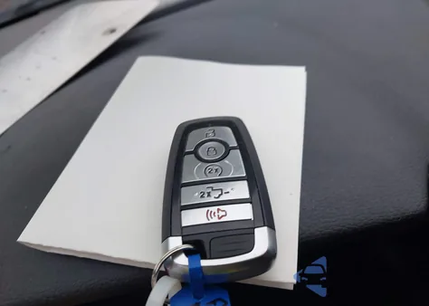 2017 Ford F-250 Platinum z USA, uszkodzony, nr VIN 1FT7W2BT7HEE68659